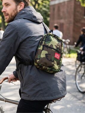 Manhattan Portage Camouflage Red Label Sling Belt Bag Backpack Cycling Commuter